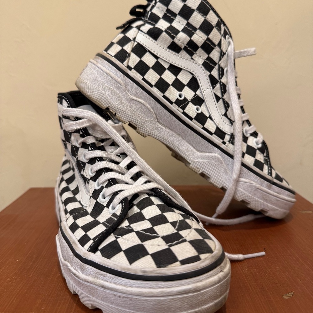 Vans high top checkerboard 7.5 Sentry lug sole platform tennis shoes